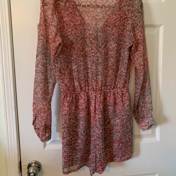 BCBGeneration long sleeved Romper - Picture 3 of 4